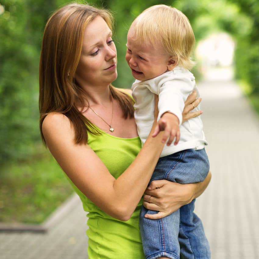 Is it appropriate to have a crying baby in public setting like tennis match