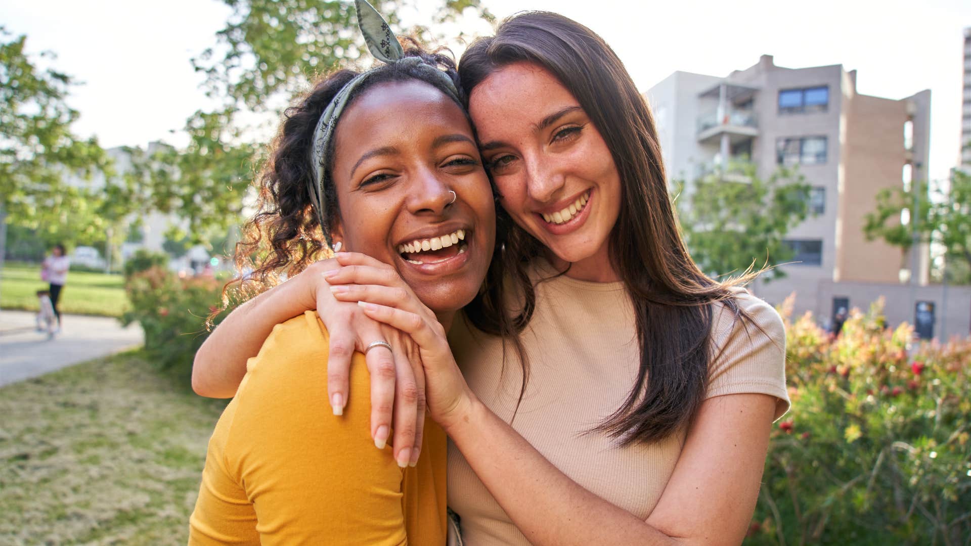 Expressing gratitude makes 2 people feel lighter