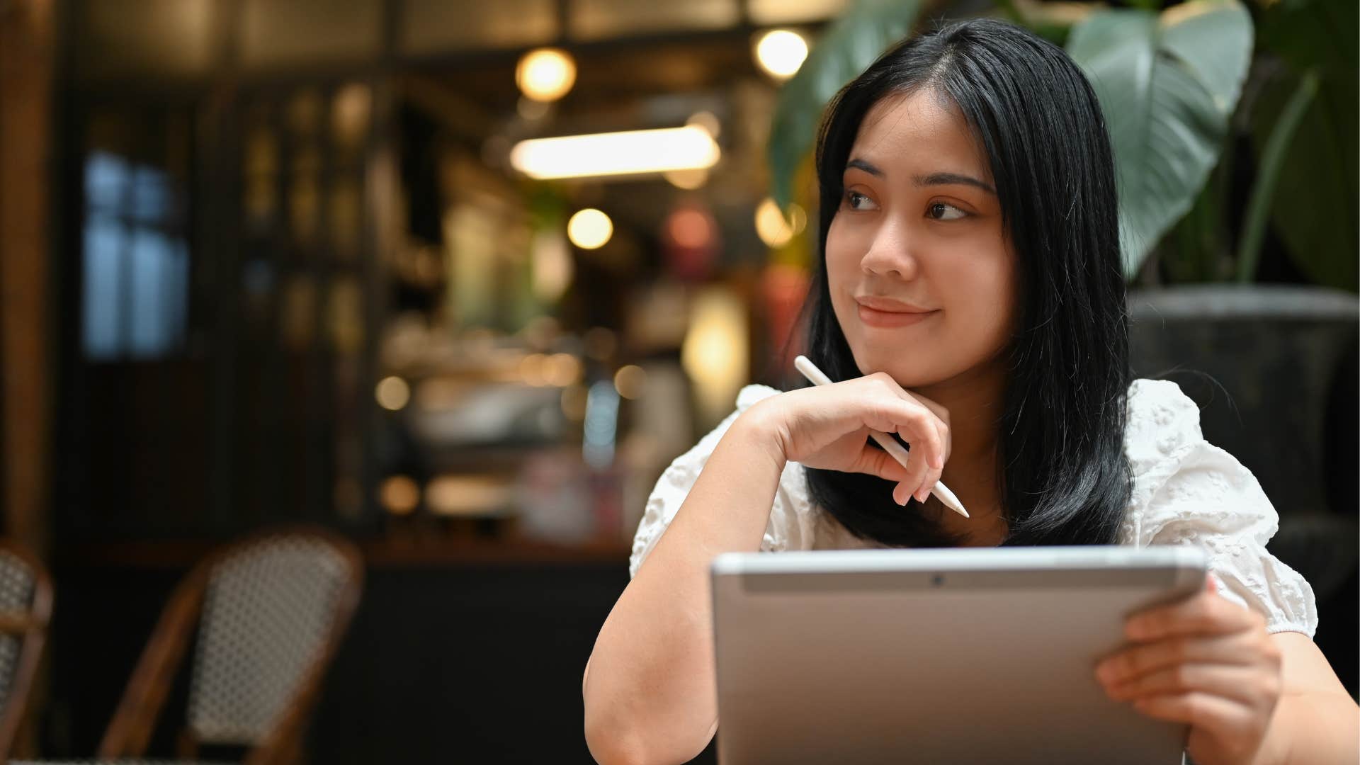 a wife window shops online just for fun even though she is not spending money