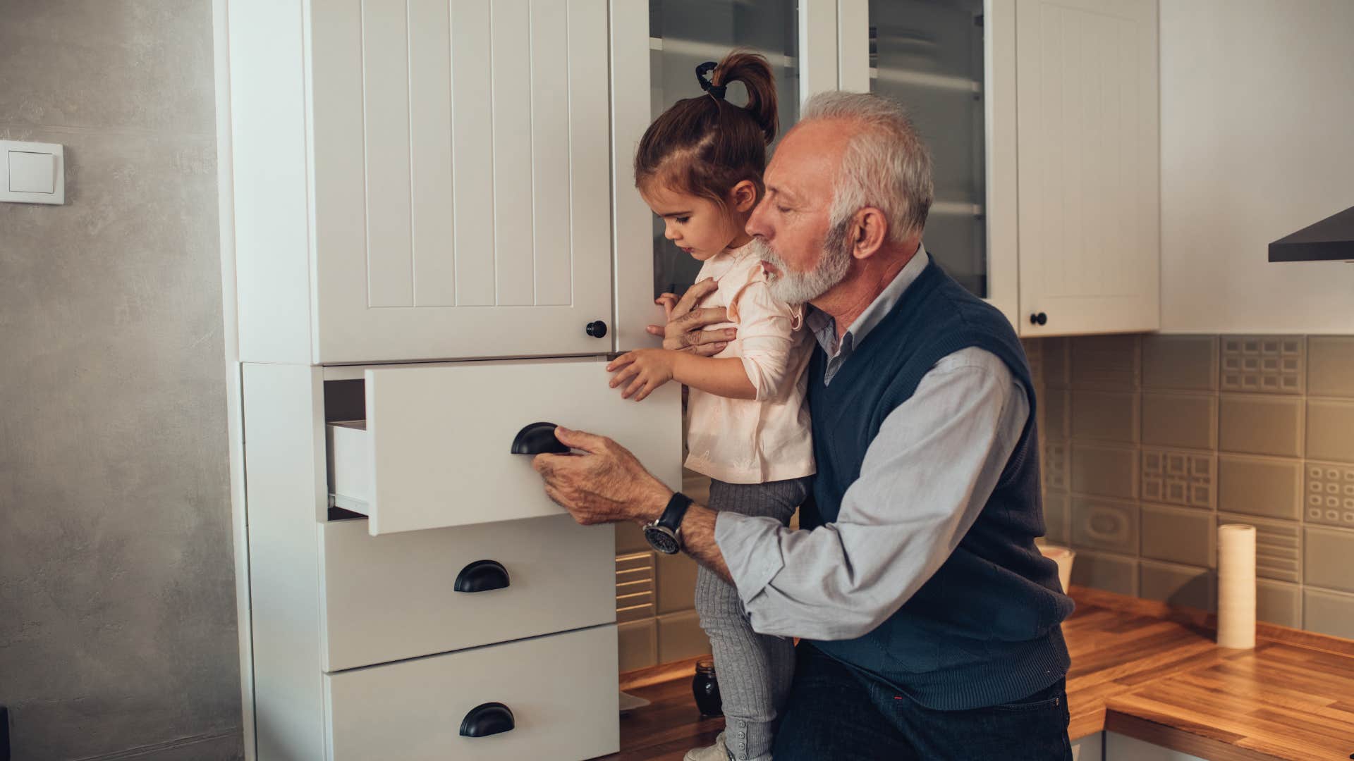 Grandparent forms bond