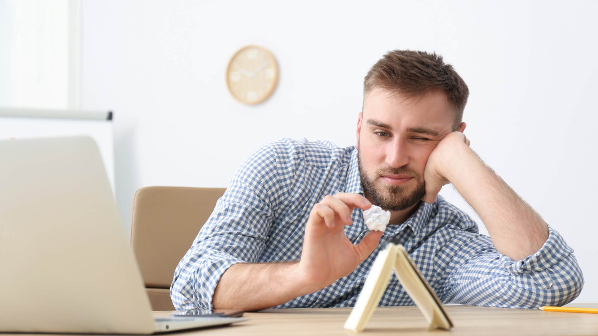 Unprofessional persona habits that make people quietly question your leadership skills
