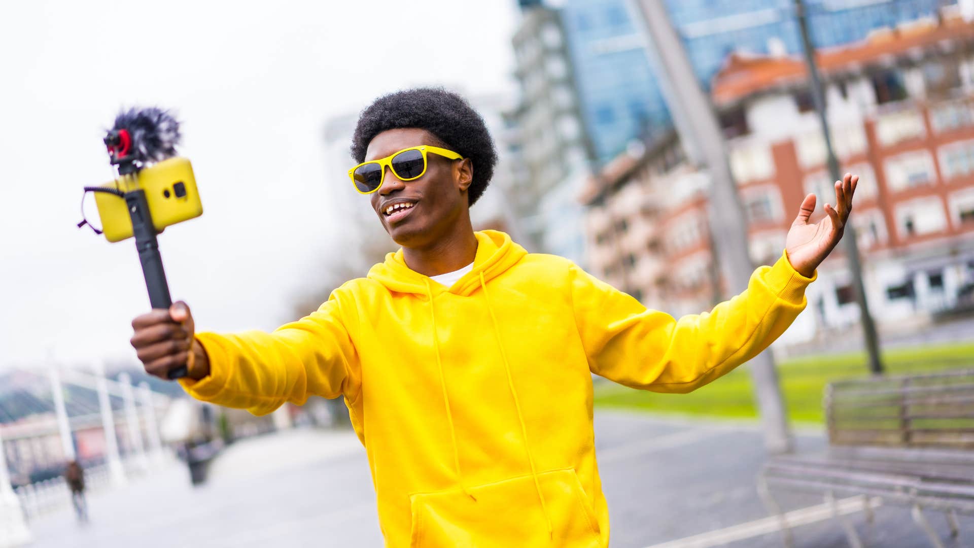 habits that make people quietly think you’re trying too hard to be impressive, posting too much online