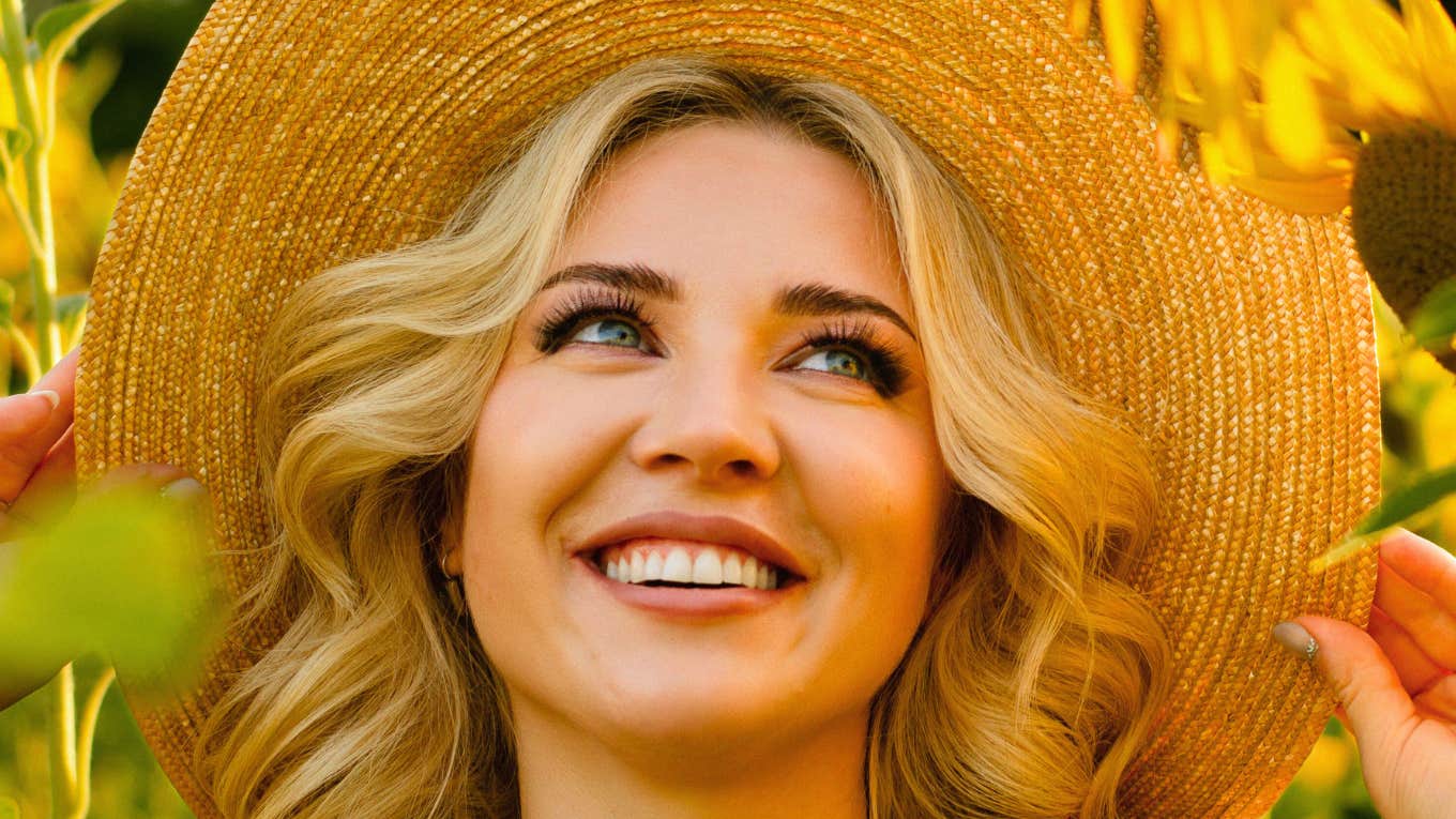 If These Habits Come Naturally To You, You're A Genuinely Lovely Person Who Brightens Every Room Woman is a delightful person.