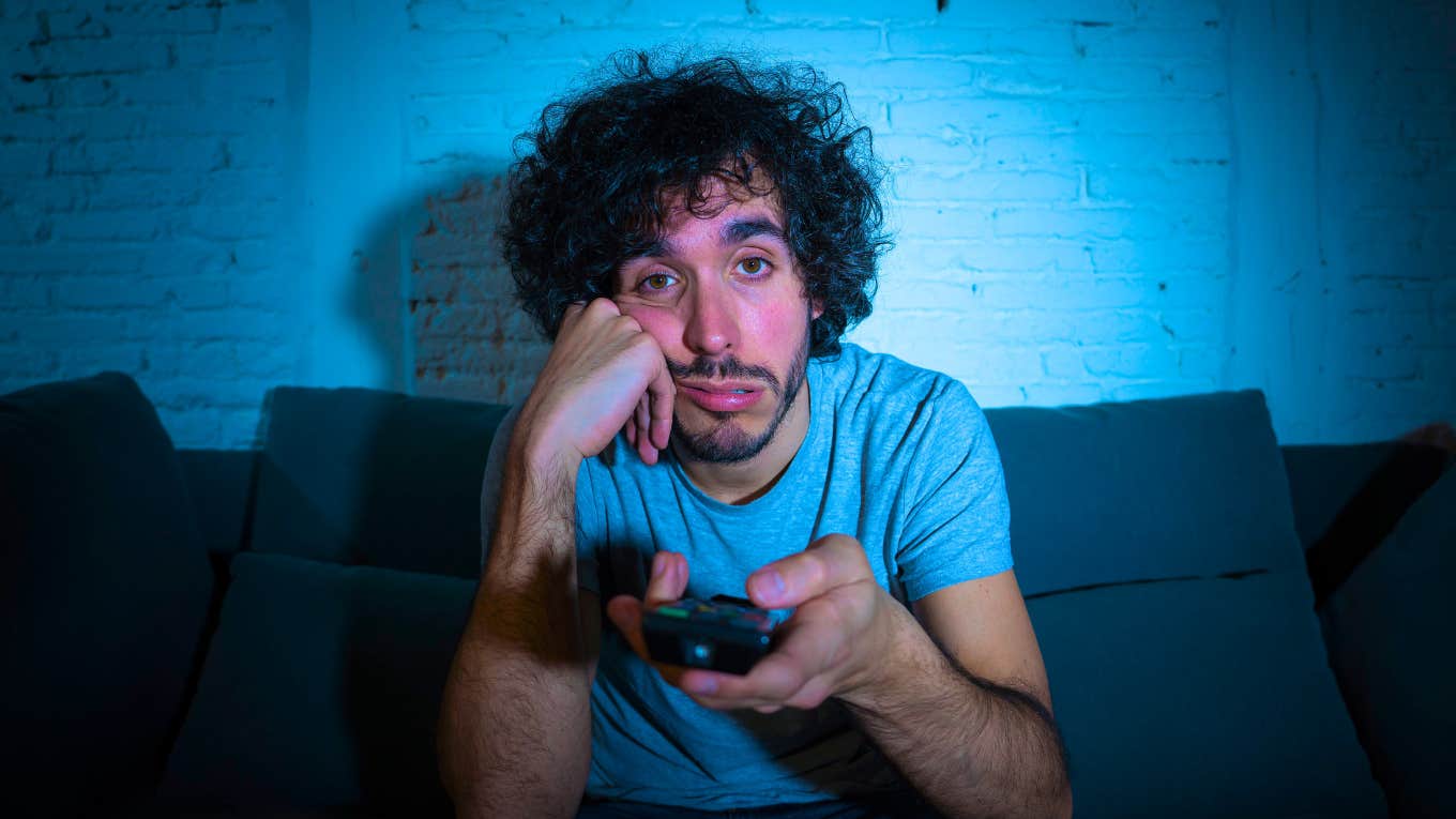 Husbands Who Secretly Feel Trapped In Marriage Usually Do These Things At Night Husbands Who Secretly Feel Trapped In Marriage Usually Do These Things At Night