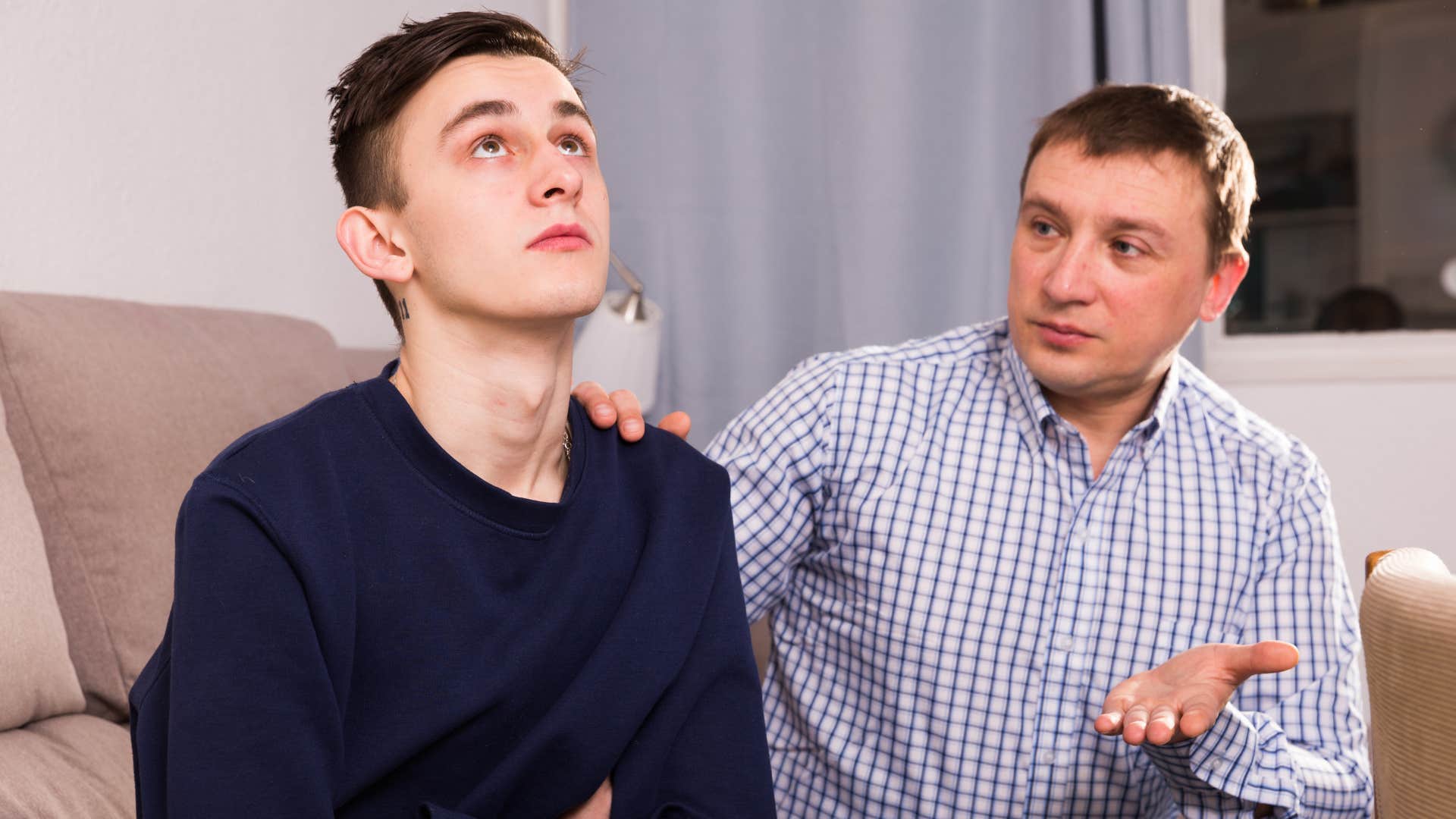 teenage son refusing to apologize to parent