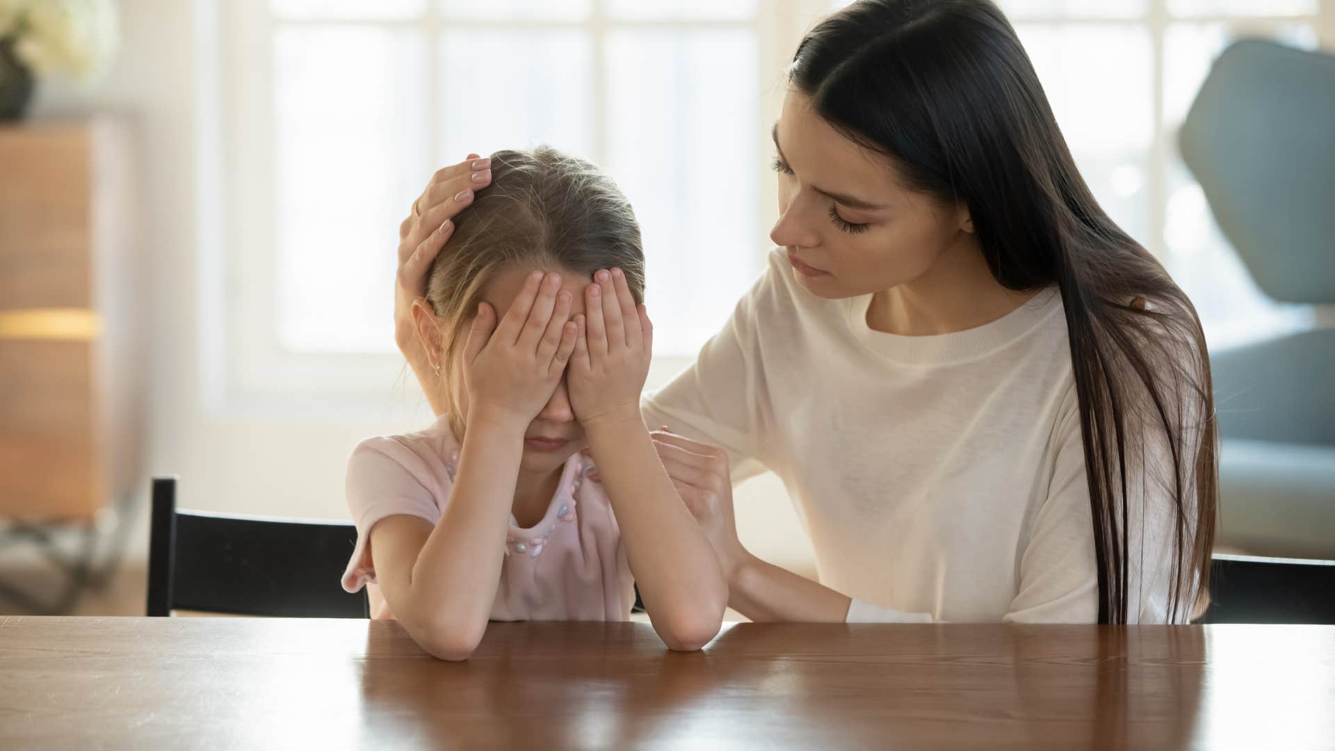 woman who is a genuinely great parent with the phrase i've got your back