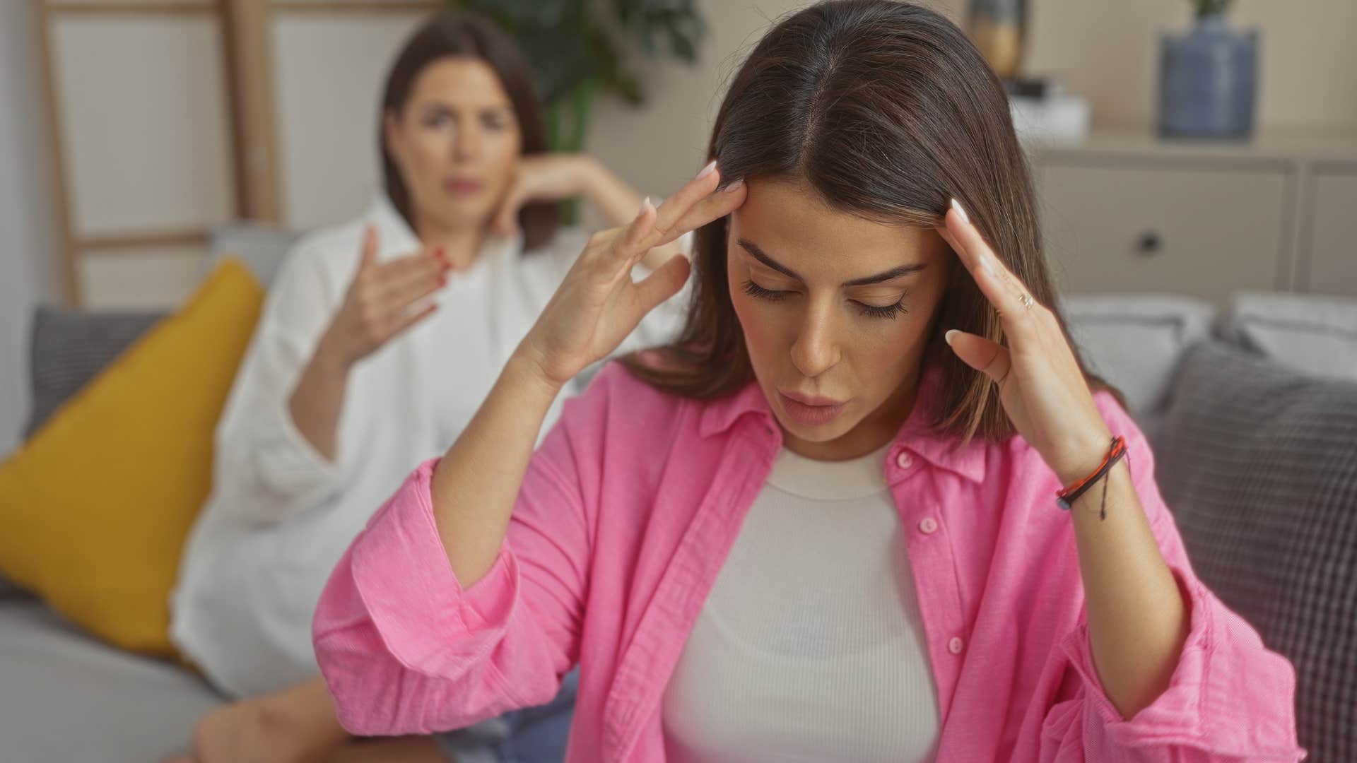 woman arguing with her mom who crosses boundaries