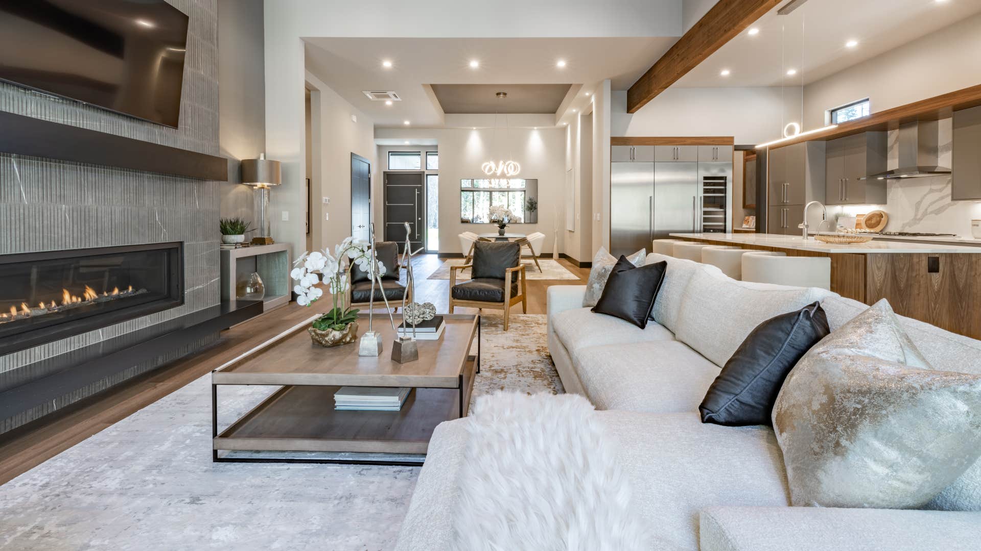 if your living room has No clutter in sight guests immediately respect you 