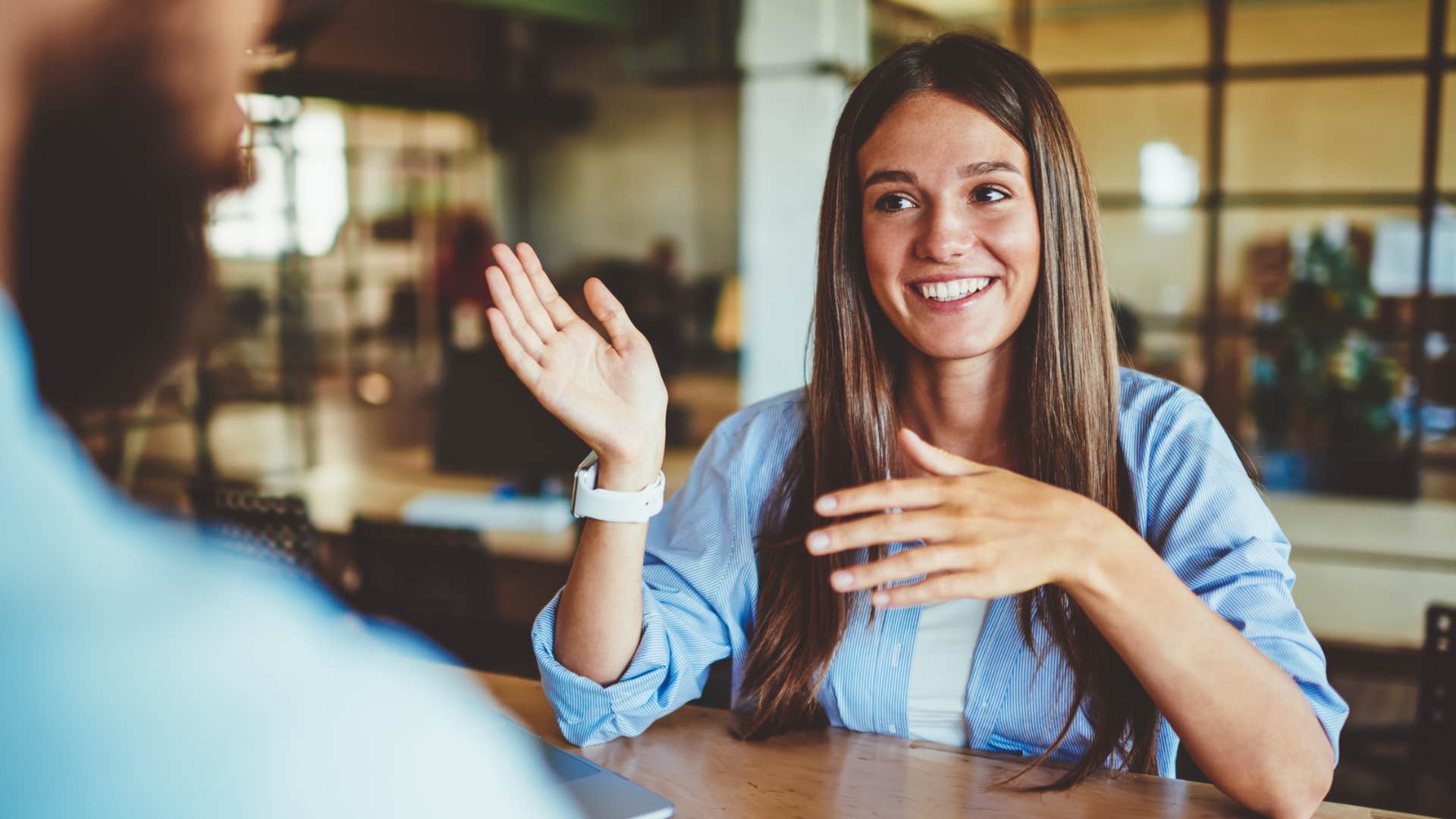 woman speaking with friend who feels familiar