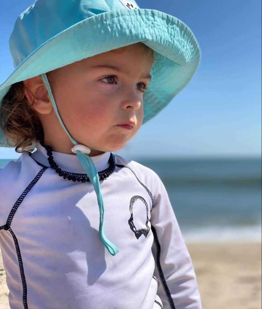  Kylie Kelce Never Lets Her Daughters Wear Bikinis At The Beach Kids Prone Sunburns