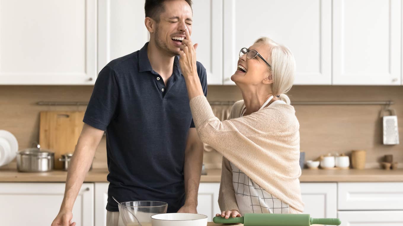 Man Tells Girlfriend She's Not Wife Material Because She Doesn't Cook Like His Mom Man Tells Girlfriend She's Not Wife Material Because She Doesn't Cook Like His Mom