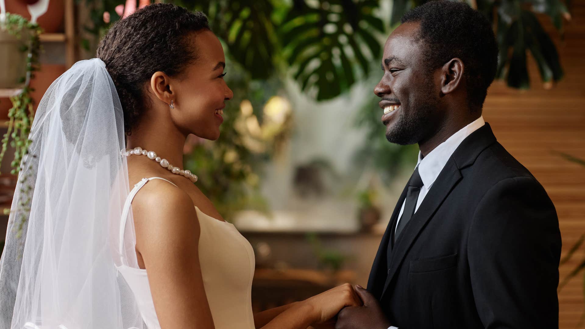a wife promises to support her husband at their wedding