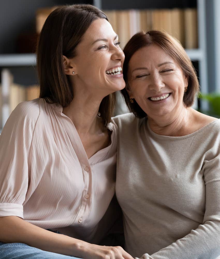 mom moved in with daughter trend