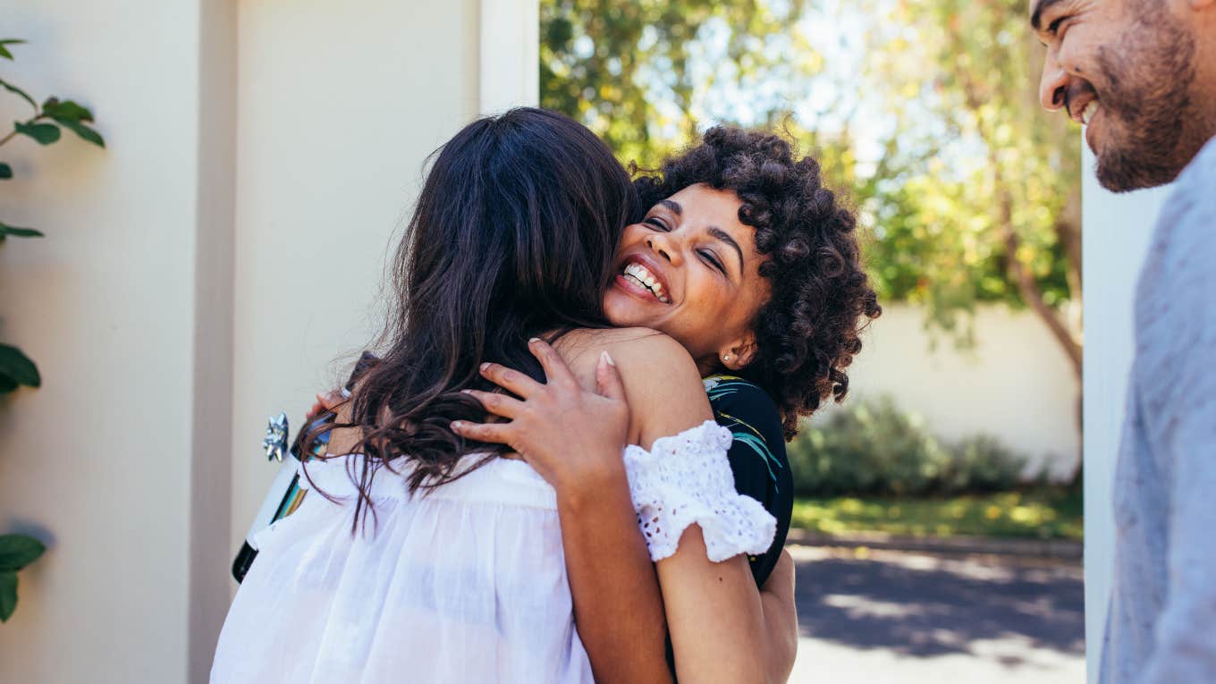 Your Parents Raised You Right If You Do These Things When You’re A Guest Your Parents Raised You Right If You Do These Things When You’re A Guest