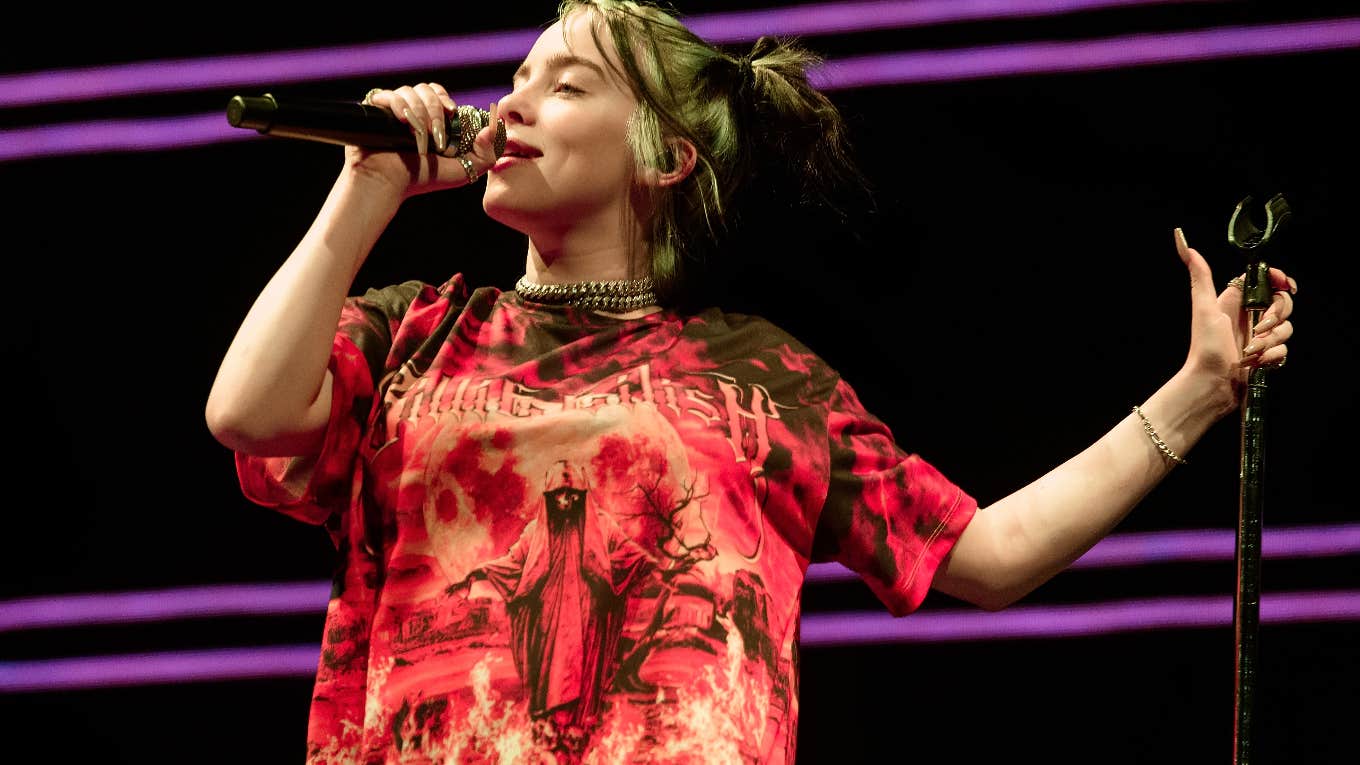 People Defend Fan Screaming Along To All The Songs At A Billie Eilish Concert Billie Eilish