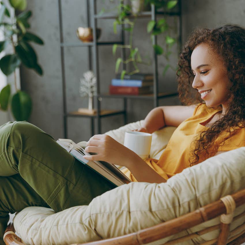 woman who radiates positivity by living a less stimulated life