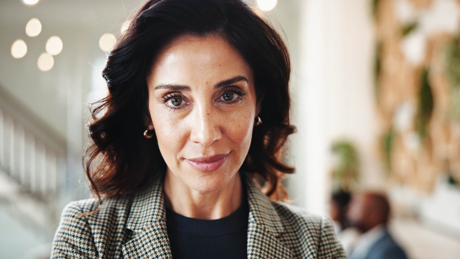 woman never skips her daily habit of Acknowledging how fear and stress affect you so she can live a happier life than everyone else 