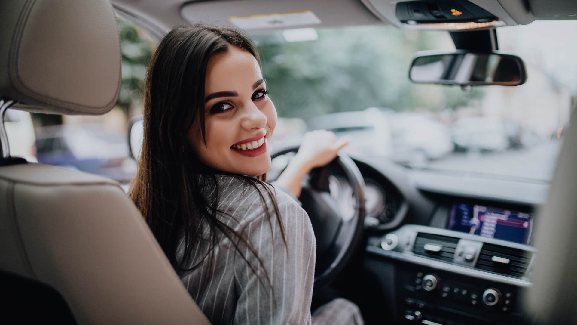 woman never skips her daily habit of Manifesting a positive outcome so she can live a happier life than everyone else 