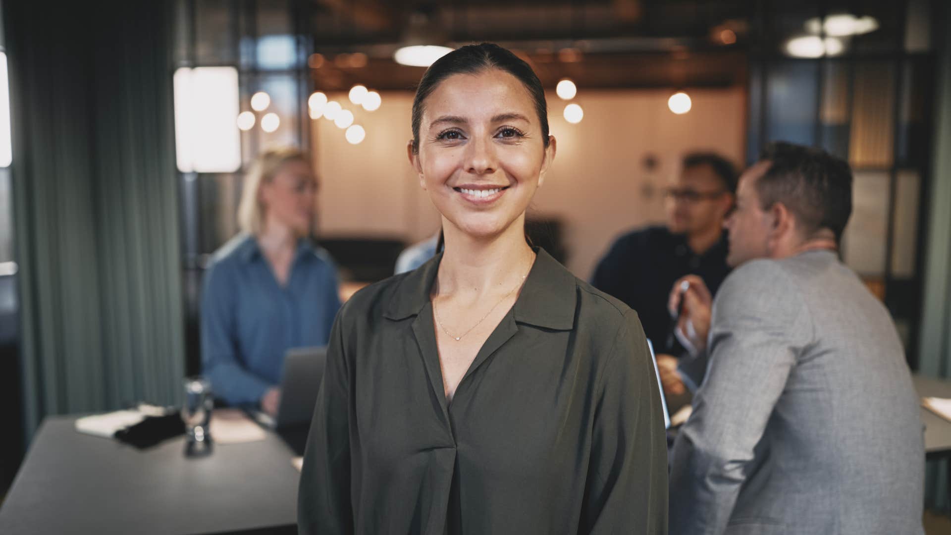 woman never skips her daily habit of Practicing gratitude constantly so she can live a happier life than everyone else 