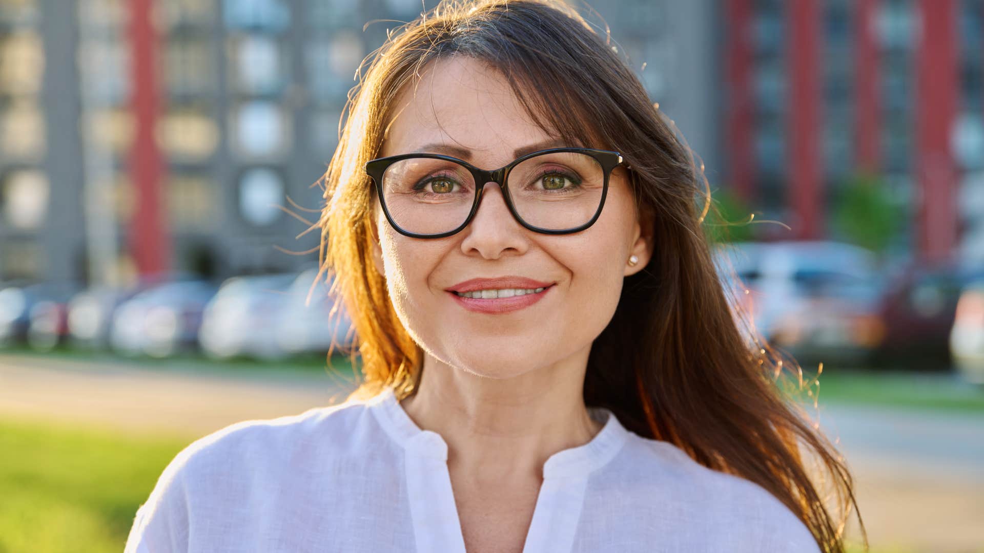 woman never skips her daily habit of Recognizing your triggers so she can live a happier life than everyone else 
