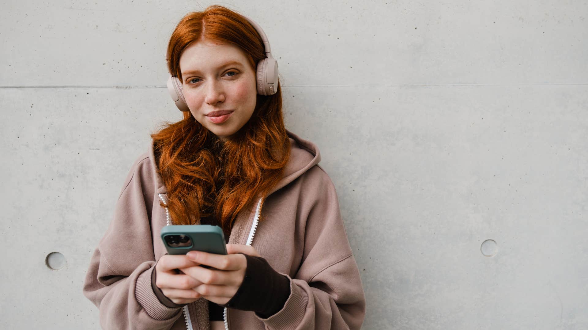 woman never skips her daily habit of not revisiting painful past experiences so she can live a happier life than everyone else 