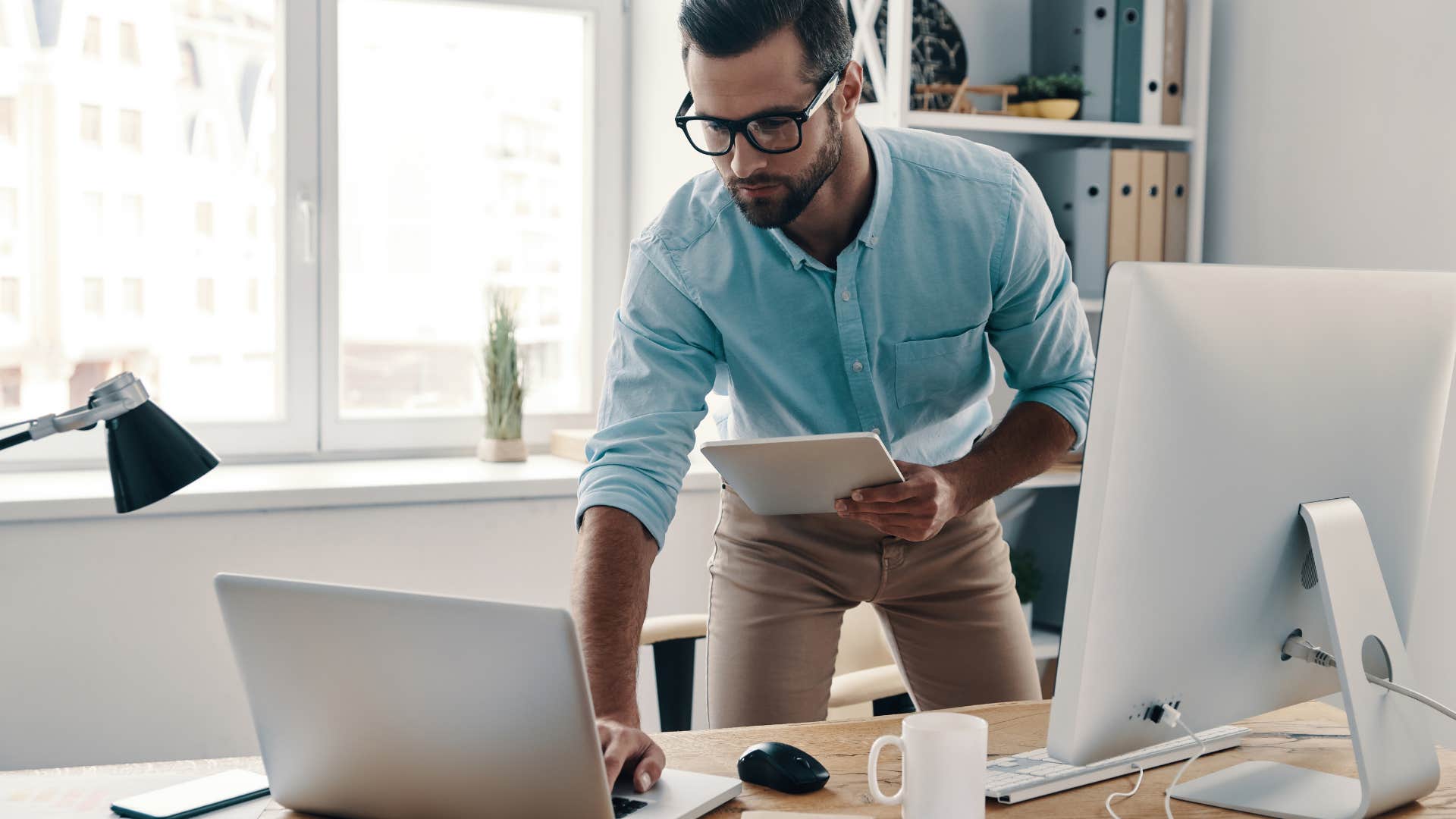 People who secretly have plenty of money usually work hard