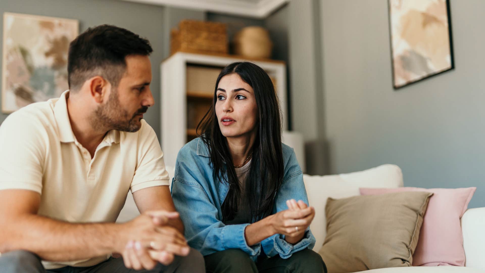 woman telling man they're arguing about two different things