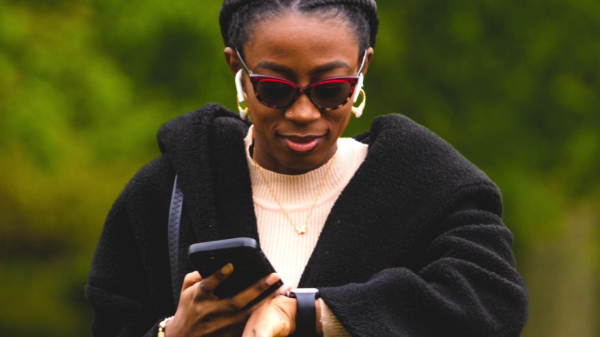 these are phrases Gen Z says at work that come off way worse than they think, ‘I’m not available after 5 PM’