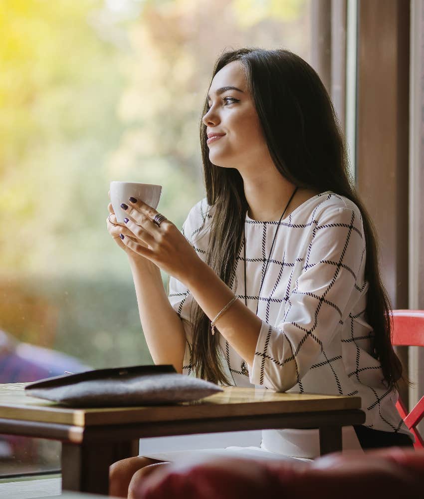 otrovert woman being more reserved in public