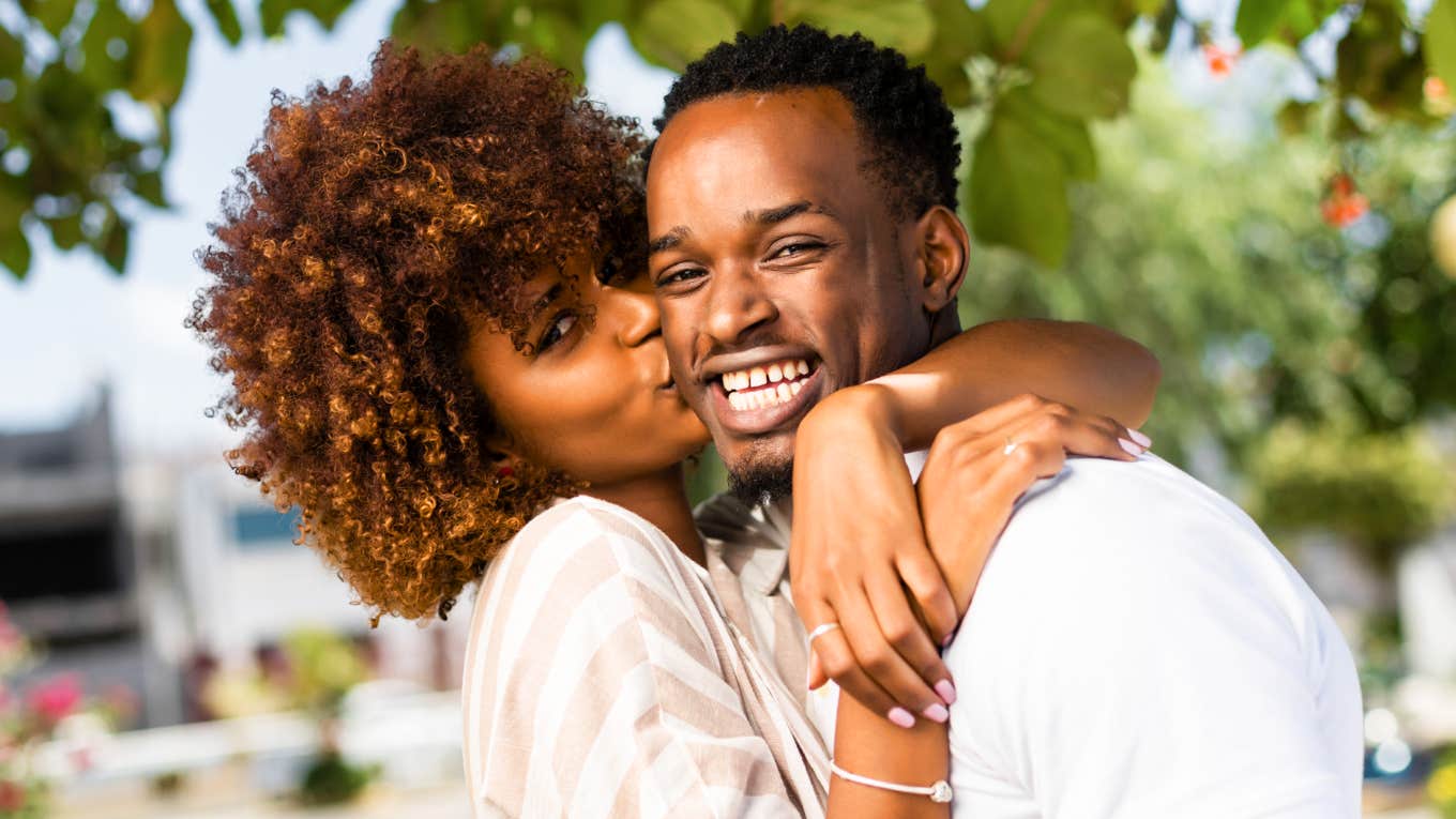 Signs You've Found A Genuine Soul Connection That's Meant To Last, According To Psychology Couple with a genuine soul connection.