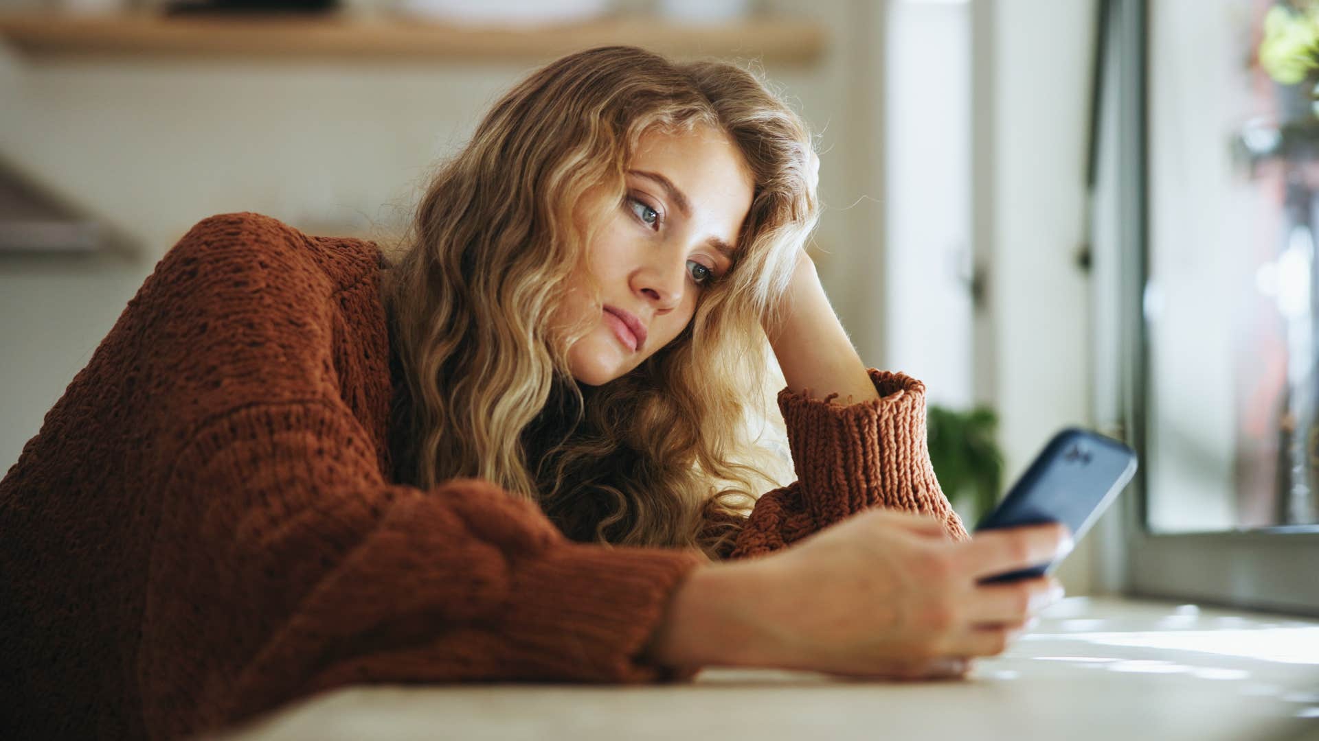 woman is stuck in peter pan mode with unrealistic goals