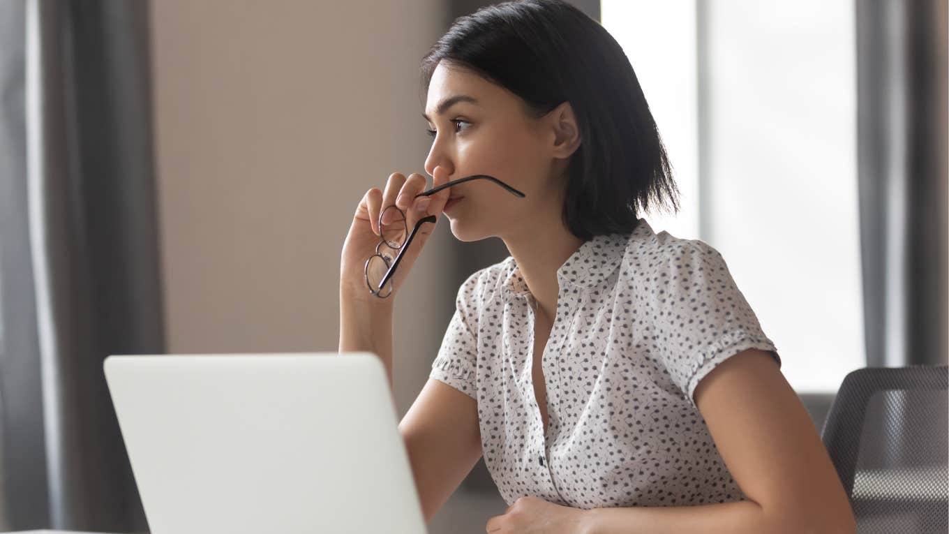 Survey Find Gen Z Afraid Return To Office Will Cause Infidelity Gen Z woman afraid of return to office mandates