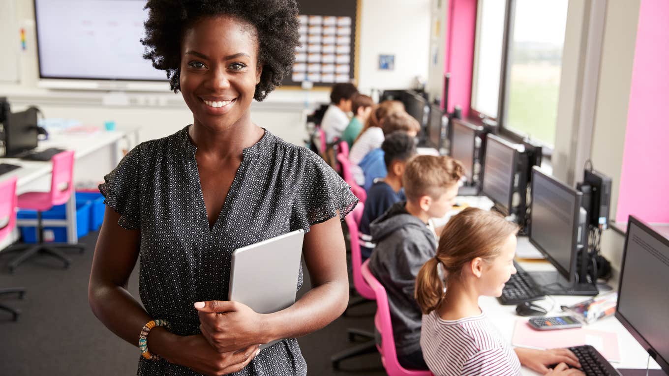 teacher criticized outfit first day school teacher criticized outfit first day school
