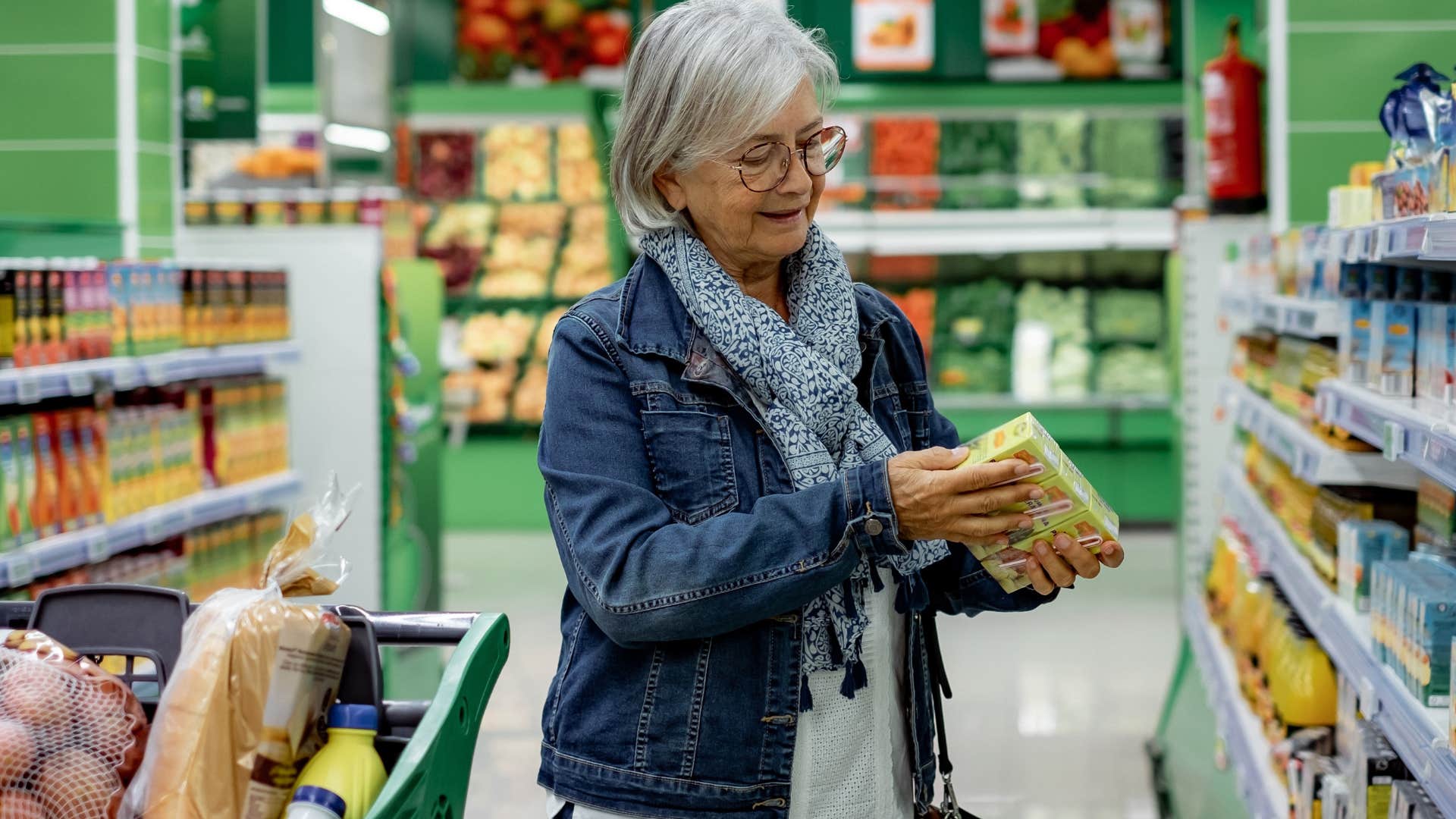 Woman shopping for pantry items in the grocery store.