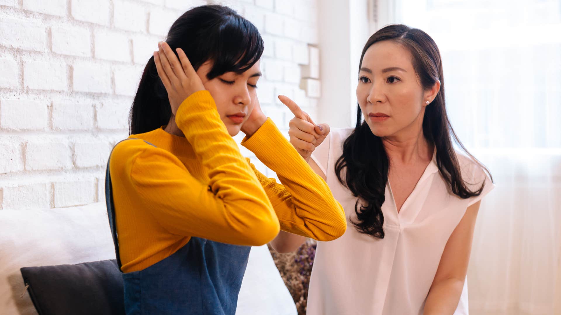a gen zer believes her mother is toxic after disagreeing with her on a topic