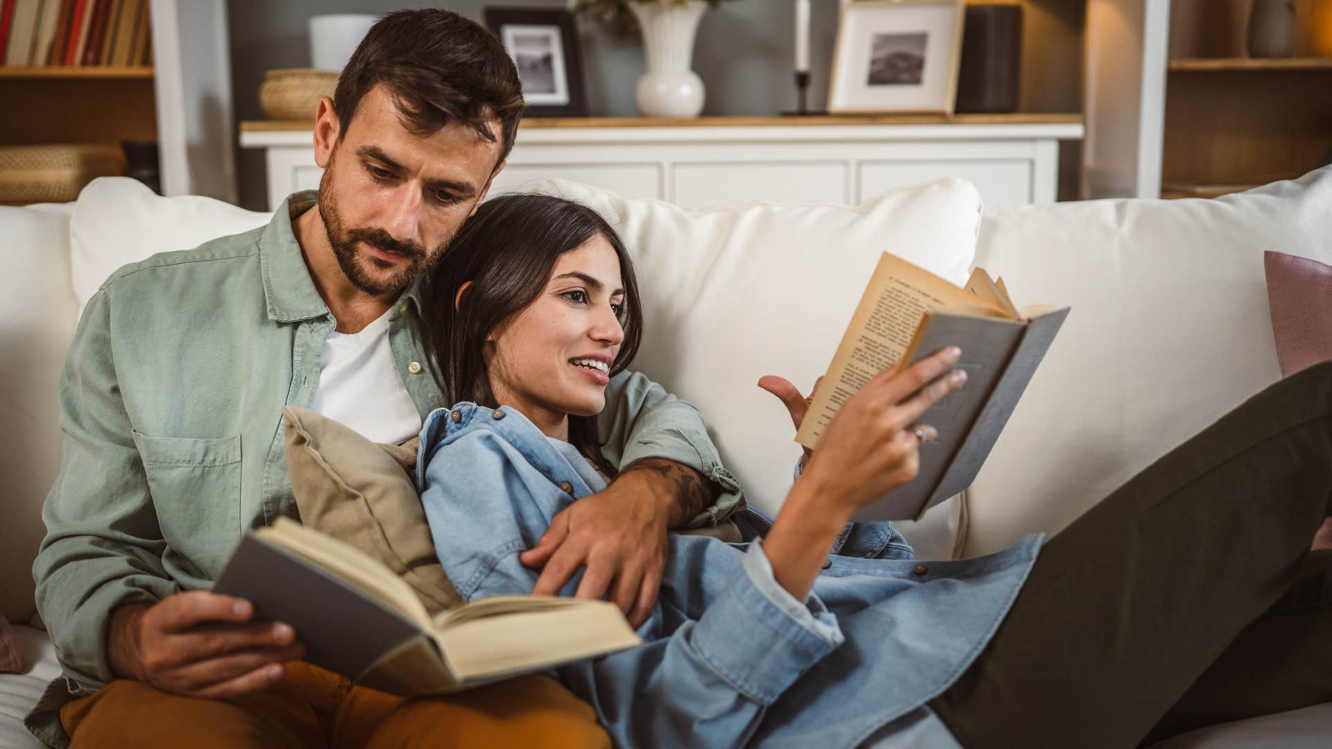 Screen-free things inside homes couples truly happy