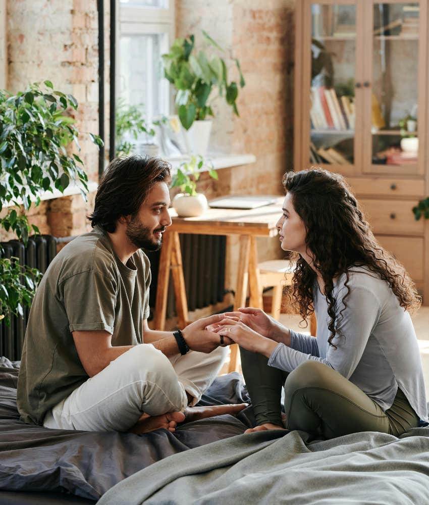 The happiest couples never multitask when it times to listen even when they're mad
