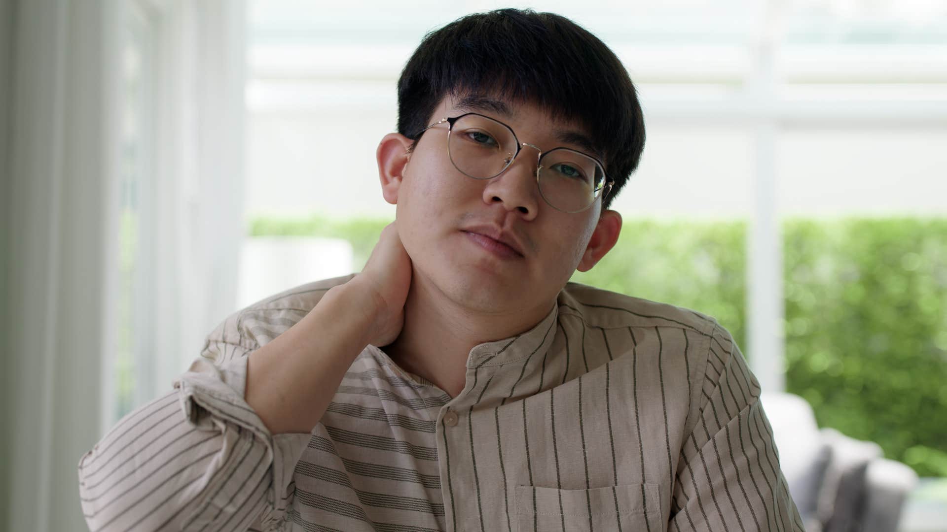 introverted man unable to verbalize his thoughts