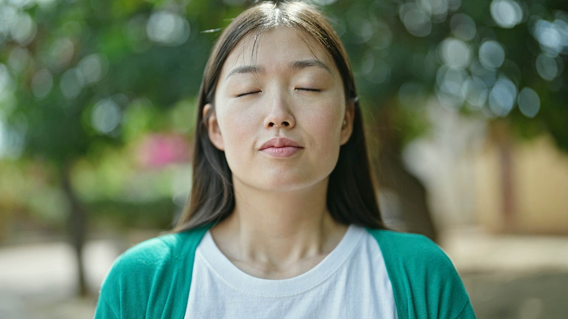 Well-adjusted person energizes breath
