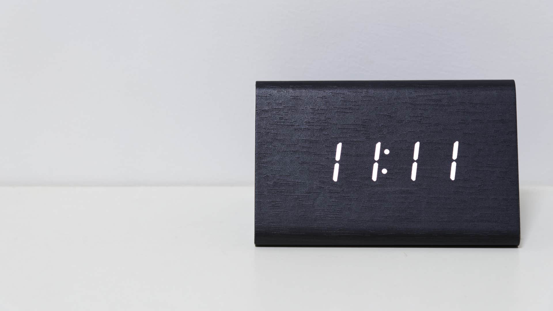 clock that says 11:11 as spiritual habit to make others feel better