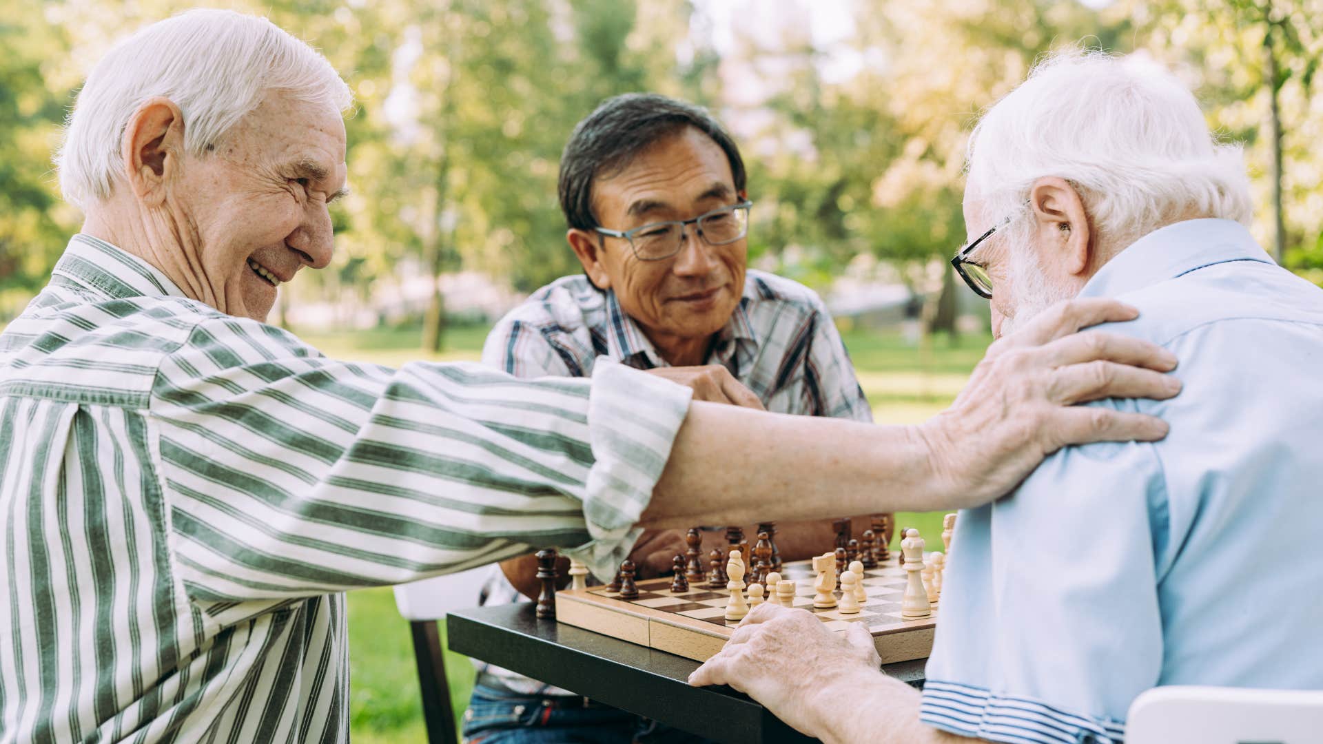 ways people who are generous with their energy win in life they attract genuine relationships