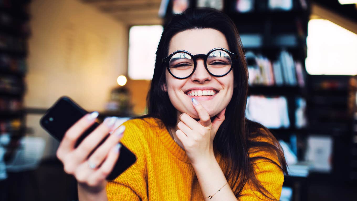 Ways To Use AI For Friendship And Support Without Forgetting Who You Are Woman who is using AI for friendship and support.