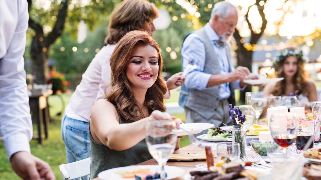 Wedding Guests Forced To Pay $10 To Get A Plate For The Buffet wedding guests eating at reception