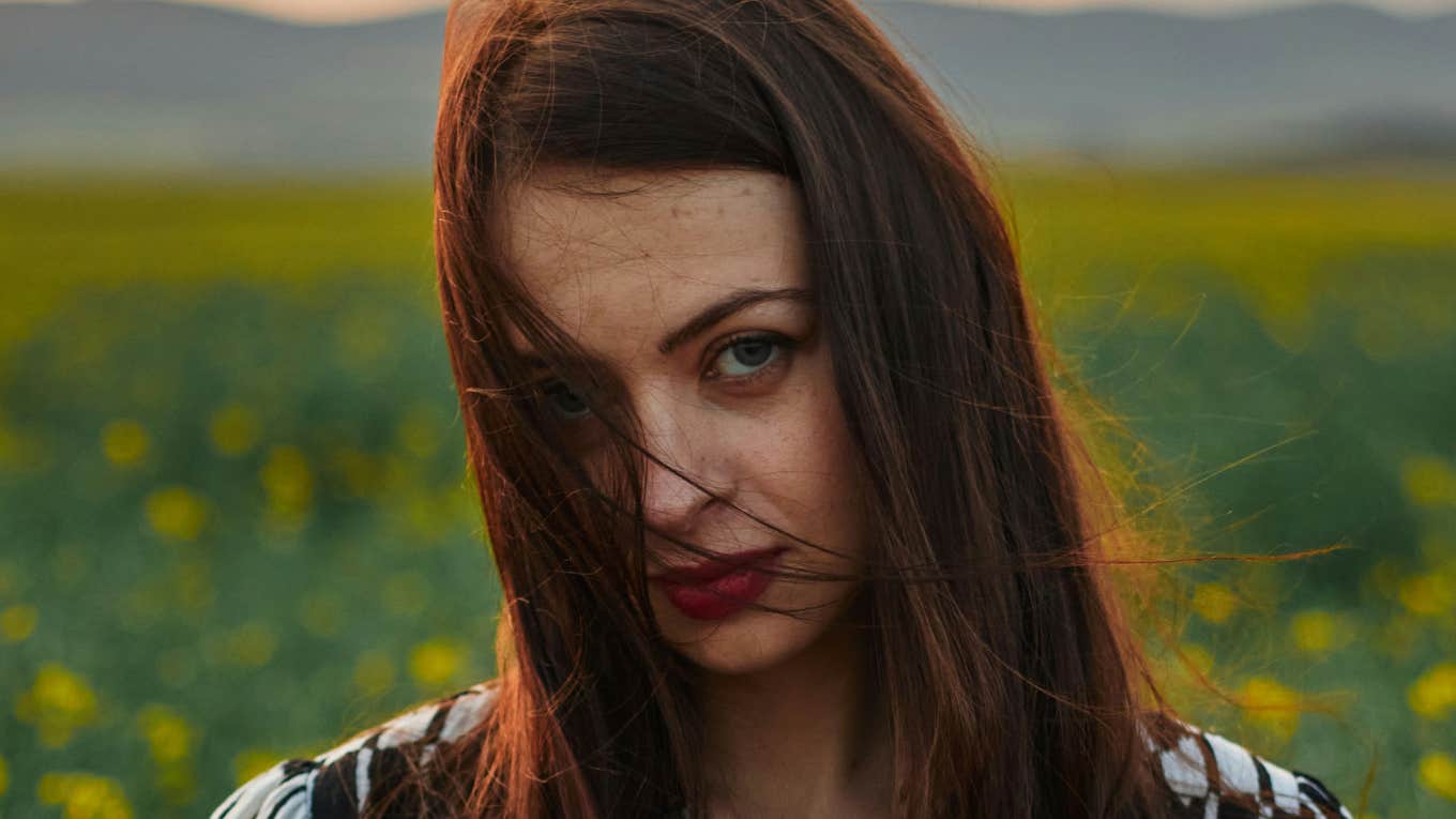 If A Woman Display These Subtle Behaviors, She Has Really Bad Energy Woman has bad energy.