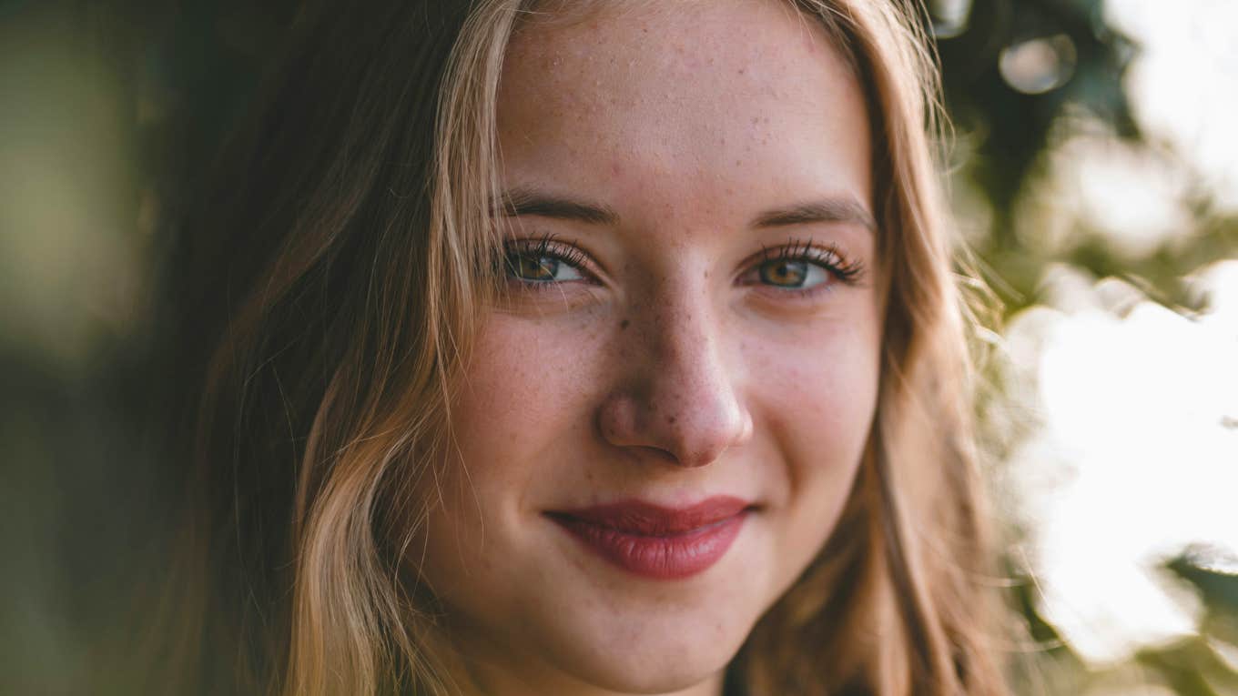 If A Woman Drops These Phrases In Her Dating Profile, She'll Instantly Stand Out Woman's dating profile stands out.