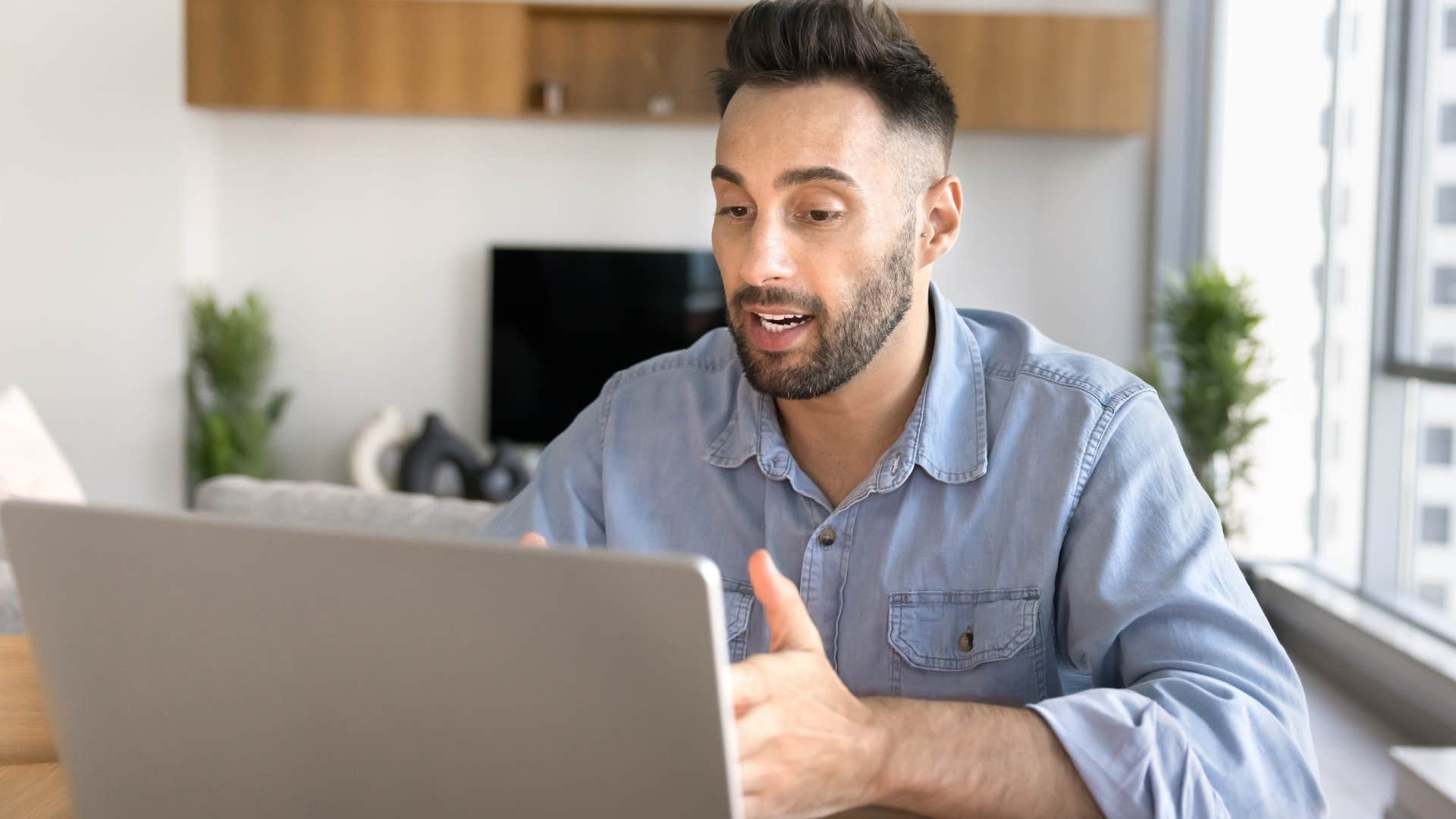 Man saying "it's not my fault" to his therapist online.