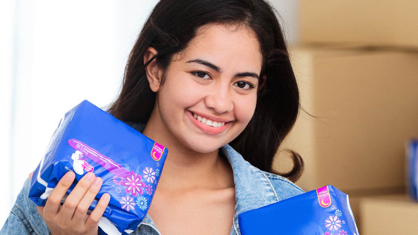 What The Age You Got Your First Period Secretly Reveals About You, According To Research Woman got period.