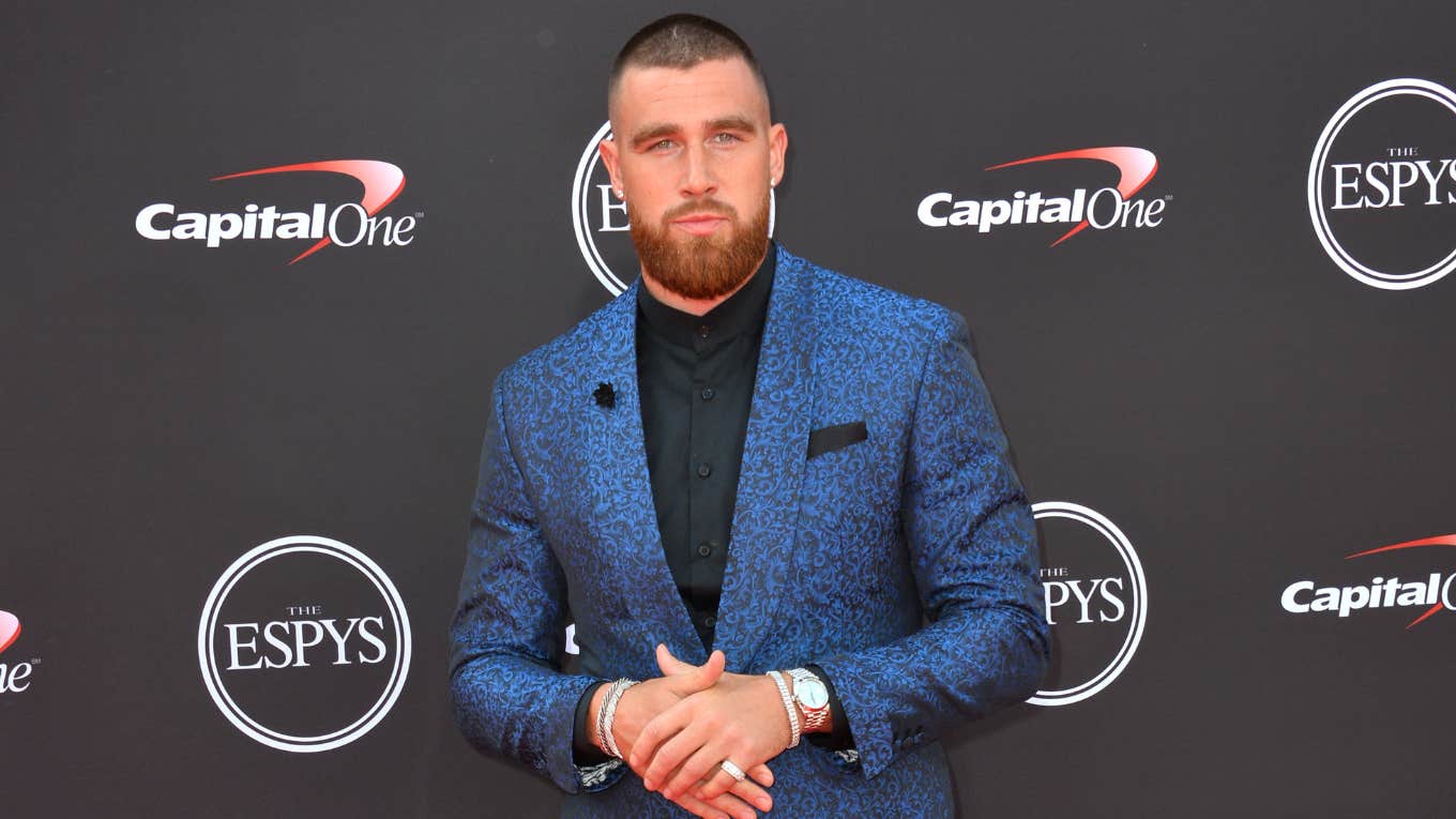 AI Falsely Claimed Travis Kelce Donated A House To Charity, But Another NFL Star Did Travis Kelce on the red carpet