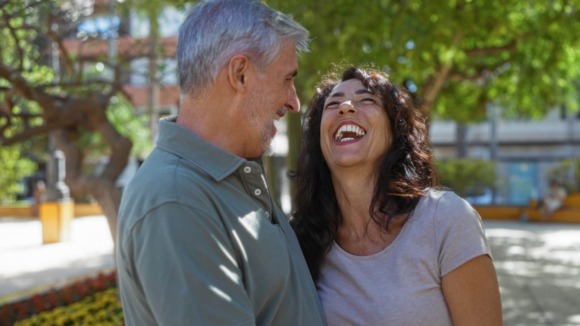 woman talking to her husband who remembers the little things