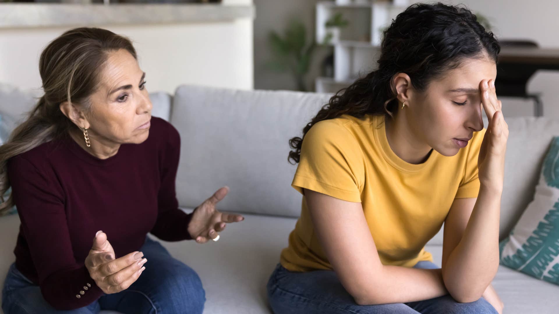 narcissistic mother overstepping her daughters boundaries